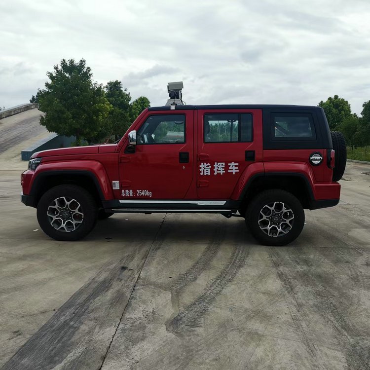 北汽四驅(qū)越野森林消防指揮車(chē)