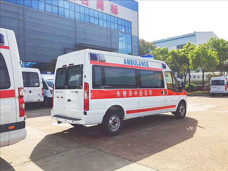 福特新時(shí)代V348長(zhǎng)軸中頂救護(hù)車