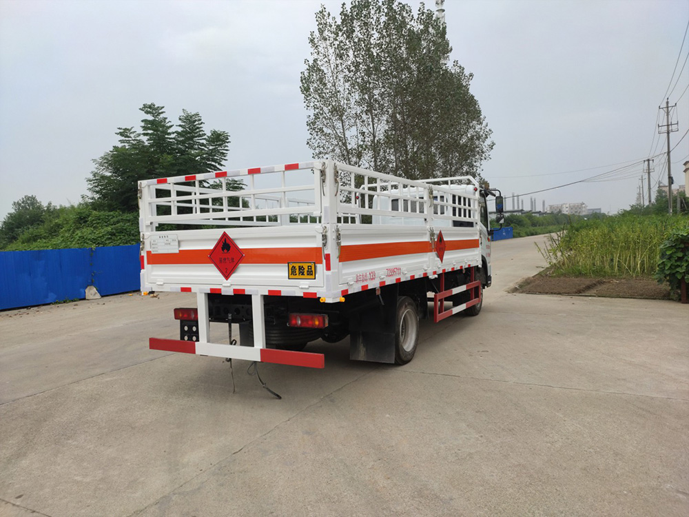 東風(fēng)華神國(guó)六柴油氣瓶運(yùn)輸車