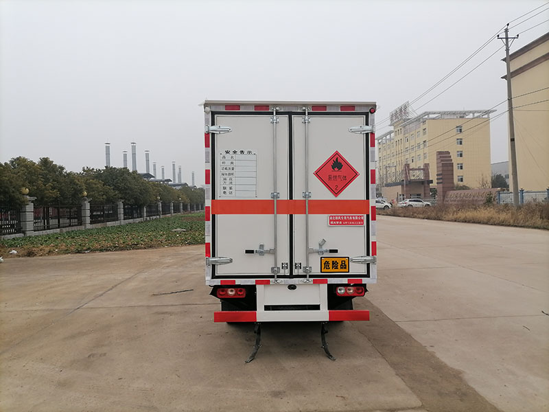 躍進(jìn)柴油危險(xiǎn)品廂式車(chē)