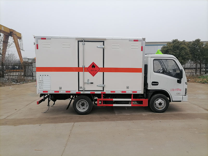 躍進(jìn)柴油危險(xiǎn)品廂式車(chē)